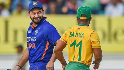 Indian captain Rishabh Pant and South African captain Temba Bavuma (PTI)