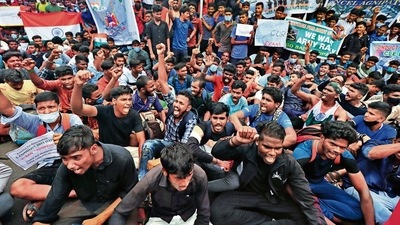 Army aspirants stage a demonstration against the Agnipath scheme, in Chennai on Saturday. (L. Anantha Krishnan) Army aspirants stage a demonstration against the Agnipath scheme, in Chennai on Saturday. (L. Anantha Krishnan)