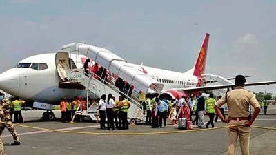 The Delhi-bound SpiceJet flight made an emergency landing after it caught fire mid-air, in Patna on Sunday. (HT Photo)