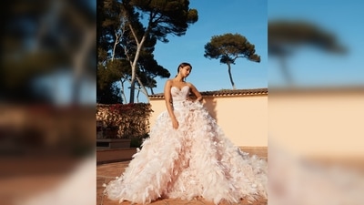 Pooja Hegde captioned her post, "If the dream is big enough, the “how” doesn’t matter. The universe will make it happen. Cannes 2022. #debut." (Instagram/@hegdepooja) Pooja Hegde captioned her post, "If the dream is big enough, the “how” doesn’t matter. The universe will make it happen. Cannes 2022. #debut." (Instagram/@hegdepooja)