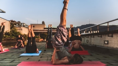 We all have had those lazy, lethargic mornings when we just can’t shake the feeling of sluggishness, even when we’ve technically gotten enough sleep, especially in this summer season. If you are dealing with laziness and looking for perfect solutions to stay re-energised during this time of season, then Yoga is the best way to go! In an interview with HT Lifestyle ahead of International Day of Yoga 2022, Yoga expert Abhishek Otwal shared, “Yoga can be your defending shield during this changing season that will not only give you warmth and relaxation but will also strengthen your immune system and perfectly change your gloomy mood into cheerful and energetic one.” He listed 3 Yoga asanas which you can practice to beat the lazy mornings: (Amin Sujan) We all have had those lazy, lethargic mornings when we just can’t shake the feeling of sluggishness, even when we’ve technically gotten enough sleep, especially in this summer season. If you are dealing with laziness and looking for perfect solutions to stay re-energised during this time of season, then Yoga is the best way to go! In an interview with HT Lifestyle ahead of International Day of Yoga 2022, Yoga expert Abhishek Otwal shared, “Yoga can be your defending shield during this changing season that will not only give you warmth and relaxation but will also strengthen your immune system and perfectly change your gloomy mood into cheerful and energetic one.” He listed 3 Yoga asanas which you can practice to beat the lazy mornings: (Amin Sujan)