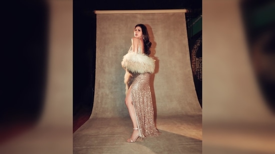 Mouni Roy's glamorous outfit is from the clothing line of designer Bhawna Rao.(Instagram/@imouniroy)