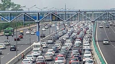 Heavy traffic jam on the Delhi-Meerut expressway on Monday. (PTI PHOTO.) Heavy traffic jam on the Delhi-Meerut expressway on Monday. (PTI PHOTO.)