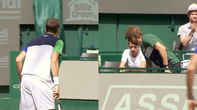 Daniil Medvedev's coach storms out mid-match (Twitter grab) Daniil Medvedev's coach storms out mid-match (Twitter grab)