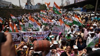 Congress protest: Delhi traffic police issues advisory for routes to be avoided (Satish Bate/HT Photo) Congress protest: Delhi traffic police issues advisory for routes to be avoided (Satish Bate/HT Photo)
