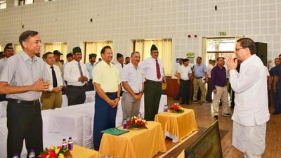 Uttarakhand chief minister Pushkar Singh Dhami on Monday interacted with retired army officers and ex-servicemen from across the state at his camp office in Dehradun on the Agnipath scheme.