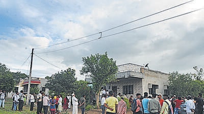 Sangli: Local villagers crowded front of suicide of Dr. Manik Yallappa Vanmore’s family house at village Mhaishal in Sangli on Monday. Photo by Uday Deolekar Sangli. (UDAY DEOLEKAR) Sangli: Local villagers crowded front of suicide of Dr. Manik Yallappa Vanmore’s family house at village Mhaishal in Sangli on Monday. Photo by Uday Deolekar Sangli. (UDAY DEOLEKAR)