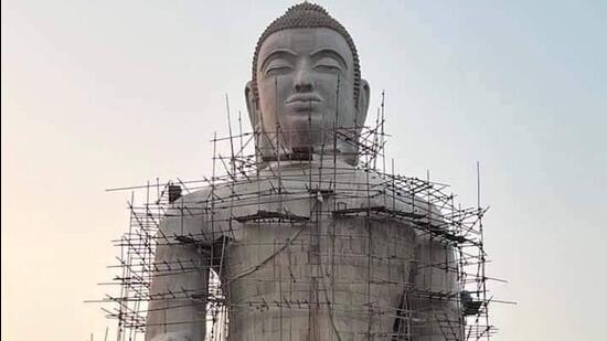 The 131 feet Pattharkati art statue coming up near a village between Bodh Gaya-Rajgir road in Bihar. (HT PHOTO.)