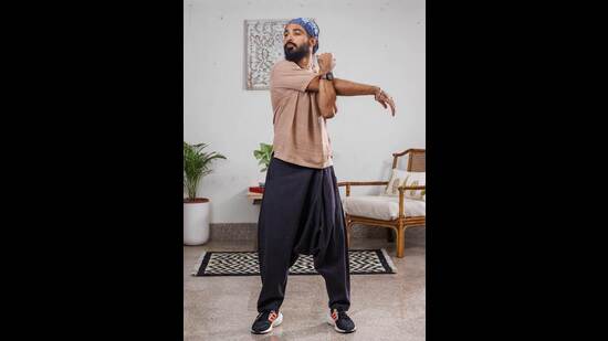 Ripu Daman Bevli aka Plogman of India, sports the ensembles from Svadha collection, which provides him the ease of pursuing yoga or workout seamlessly.