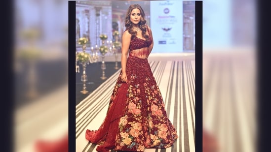 Hina Khan has recently become a muse for Asopalav and has ramped up the lehenga set from designer bridal collection. (Instagram / @realhinakhan)