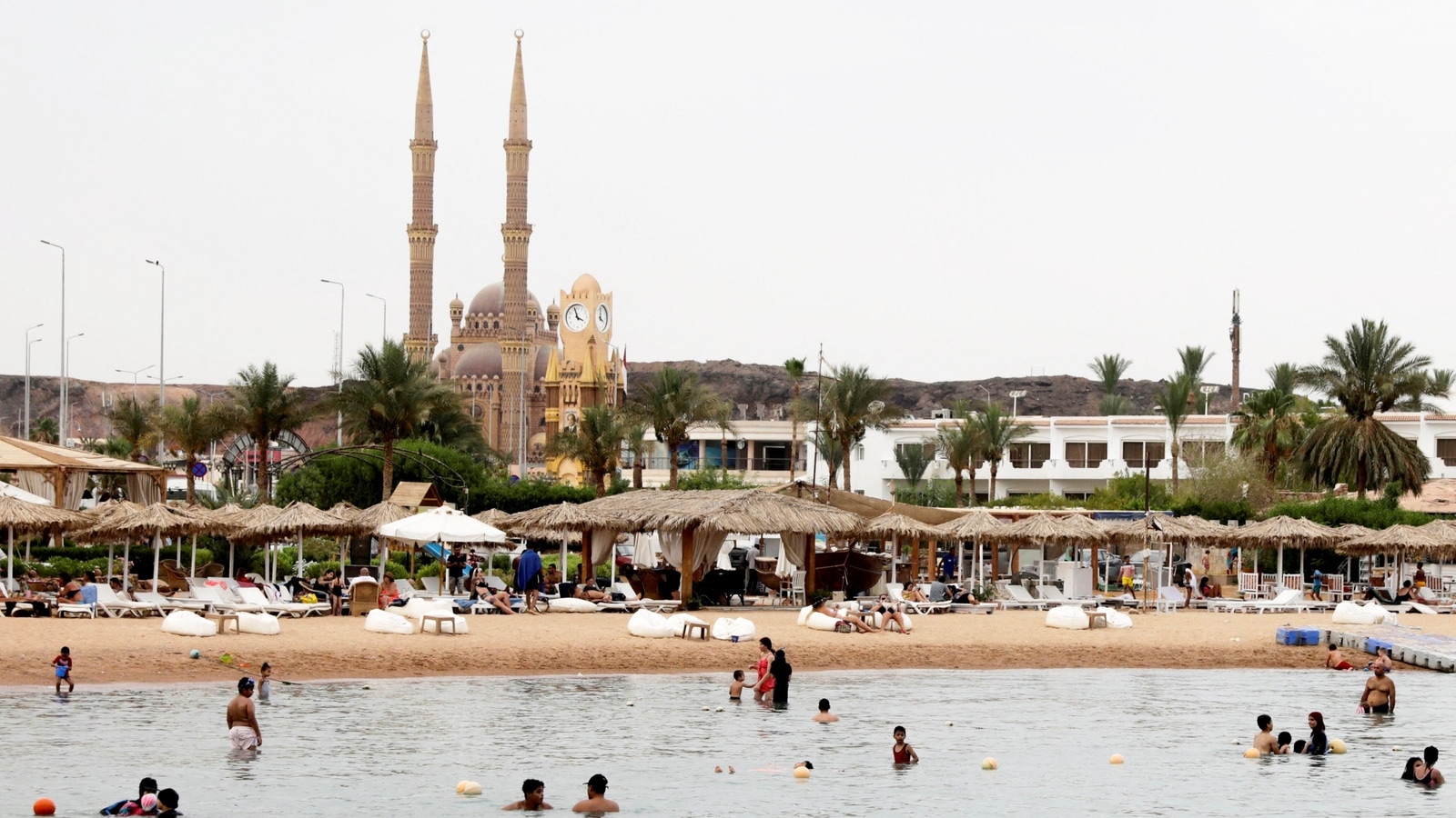 Egypt's resorts, beaches reels from Ukrainian and Russian exodus