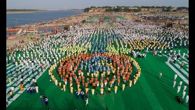 Thousands performing Yoga near Sangam nose on Tuesday morning. (Anil Kumar Maurya/HT Photo)