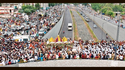 Sant Tukaram Maharaj Palkhi arrived at Pimpri-Chinchwad on Tuesday (HT PHOTO)