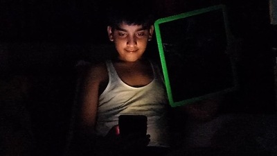 1. Too much smartphone use - Smartphones can strain your eyesight and cause vision problems if you are using them for hours daily, especially if you try to read small text on your mobile phone screens too often. Just like smartphones, prolonged exposure to laptop screens can also harm your eyes as the light emitted from these screens can cause dry eye, headache and eye strain. Too much exposure to screens can cause blurry and unclear vision. &nbsp; (Ravi Kumar/HT)