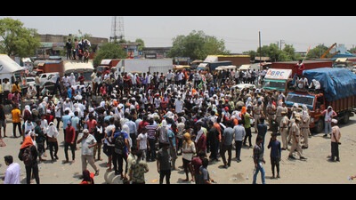 Army job aspirants block traffic at NH-48 and Kundli–Manesar–Palwal (KMP) Expressway during protests against the Agnipath scheme for short-term induction of personnel in the armed forces at Bilaspur, Haryana, India, on Thursday. (HT File/Representational image) Army job aspirants block traffic at NH-48 and Kundli–Manesar–Palwal (KMP) Expressway during protests against the Agnipath scheme for short-term induction of personnel in the armed forces at Bilaspur, Haryana, India, on Thursday. (HT File/Representational image)