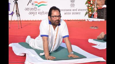 Union minister for minority affairs Mukhtar Abbas Naqvi performing Yoga at Fatehpur Sikri in Agra on Tuesday. (HT) Union minister for minority affairs Mukhtar Abbas Naqvi performing Yoga at Fatehpur Sikri in Agra on Tuesday. (HT)