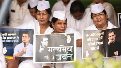 Congress workers protest against the ED’s questioning of Rahul Gandhi in New Delhi. (HT Photo) Congress workers protest against the ED’s questioning of Rahul Gandhi in New Delhi. (HT Photo)