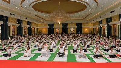 “Yoga is a part of our ancient Indian heritage. India's gift to humanity, it is a holistic approach to health and well-being, balancing our mind, body and soul. I urge everyone to make Yoga a part of your daily life & experience its benefits,” said the President. (@rashtrapatibhvn) “Yoga is a part of our ancient Indian heritage. India's gift to humanity, it is a holistic approach to health and well-being, balancing our mind, body and soul. I urge everyone to make Yoga a part of your daily life & experience its benefits,” said the President. (@rashtrapatibhvn)