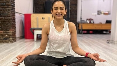 Rakul Preet Singh, too, swears by yoga. Its one of the reasons behind her glow and fitness. The actor remains busy with her multiple film projects, but takes out time for her yoga routine.&nbsp; 