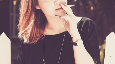 2. Smoking - While there are many reasons you shouldn’t smoke, including increased risk of throat and lung cancer, you need to ‘kick the butt’ as it can cause vision problems also. Smoking cigarettes and other forms of tobacco has been linked to serious conditions like macular degeneration and cataracts that can even lead to blindness!&nbsp; (Pixabay)