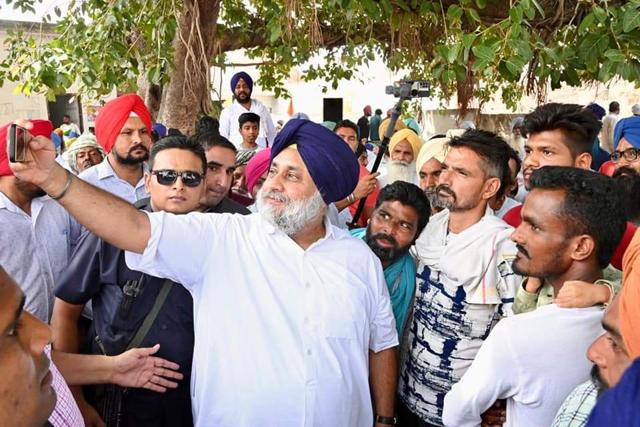 SAD chief Sukhbir Singh Badal taking selfie with supporters during a poll meeting in Lehra segment on Tuesday. (HT Photo) SAD chief Sukhbir Singh Badal taking selfie with supporters during a poll meeting in Lehra segment on Tuesday. (HT Photo)