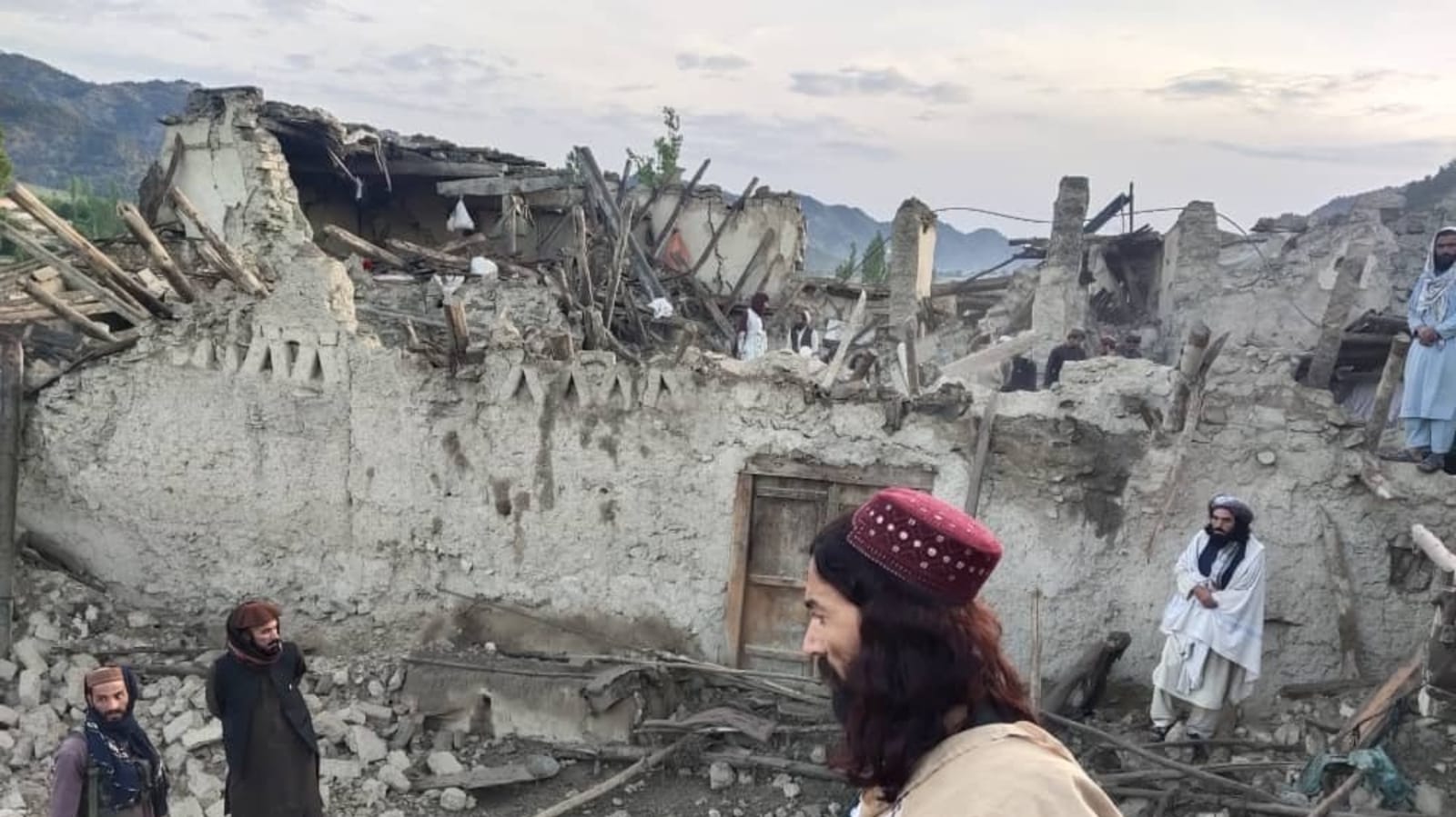Afghanistan quake kills 920, injures 610, says Taliban minister, asks for aid | World News - Hindustan Times