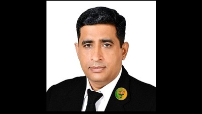 The victim, Sandeep Kapur of Kitchlu Nagar, an advocate, was the co-convenor of BJP’s legal and legislative cell. A large number of people, including locals, BJP functionaries, and members of the legal fraternity, attended his last rites. (HT Photo) The victim, Sandeep Kapur of Kitchlu Nagar, an advocate, was the co-convenor of BJP’s legal and legislative cell. A large number of people, including locals, BJP functionaries, and members of the legal fraternity, attended his last rites. (HT Photo)