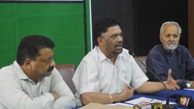 (L-R) Sanjay Goel, chairman, IIA, Punjab Chapter; Surinder Bahga, former chairperson of Chandigarh-Punjab Chapter, and SD Singh, chairman, Chandigarh Chapter, addressing the media at Chandigarh Press Club on Wednesday. (Keshav Singh/HT) (L-R) Sanjay Goel, chairman, IIA, Punjab Chapter; Surinder Bahga, former chairperson of Chandigarh-Punjab Chapter, and SD Singh, chairman, Chandigarh Chapter, addressing the media at Chandigarh Press Club on Wednesday. (Keshav Singh/HT)