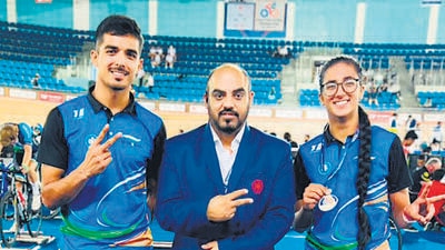 Ludhiana-based cyclists Jameek Sekhon and Harshveer Singh Sekhon in a jubilant mood after their performance in the Track Asian Championship. (HT PHOTO)