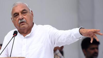 Former Haryana chief minister and leader of opposition in state assembly Bhupinder Singh Hooda on Wednesday said the ruling BJP has lost support even in the urban areas, while commenting on the civic body polls results. (Hindustan Times file)