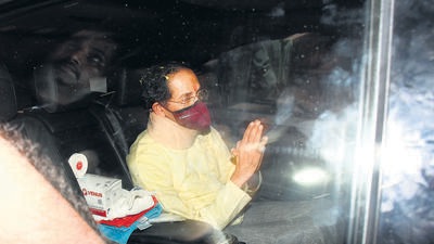 Maharashtra CM Uddhav Thackeray leaves for Matoshree, his personal residence in Bandra from Varsha, the chief minister's official residence, in Mumbai, on June 22, 2022. (Bhushan Koyande/HT Photo) Maharashtra CM Uddhav Thackeray leaves for Matoshree, his personal residence in Bandra from Varsha, the chief minister's official residence, in Mumbai, on June 22, 2022. (Bhushan Koyande/HT Photo)