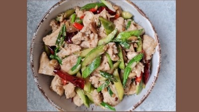 Recipe: Say ‘yes’ to muscle growth and bone health this Wednesday with stir fried chicken and cucumber (Simrun Chopra) Recipe: Say ‘yes’ to muscle growth and bone health this Wednesday with stir fried chicken and cucumber (Simrun Chopra)