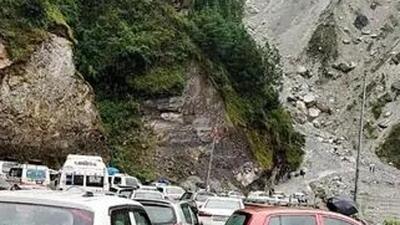 Around 1,000 pilgrims on their way to Badrinath were stranded for a brief period on Tuesday evening after the landslide. (Representative Image/ANI File) Around 1,000 pilgrims on their way to Badrinath were stranded for a brief period on Tuesday evening after the landslide. (Representative Image/ANI File)