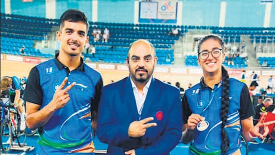 Ludhiana-based cyclists Jameek Sekhon and Harshveer Singh Sekhon in a jubilant mood after their performance in the Track Asian Championship. (HT PHOTO)