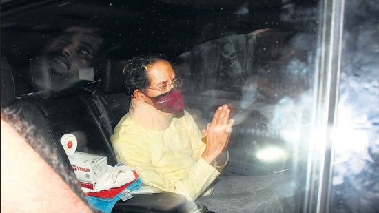 Maharashtra CM Uddhav Thackeray leaves for Matoshree, his personal residence in Bandra from Varsha, the chief minister's official residence, in Mumbai, on June 22, 2022.&nbsp;(Bhushan Koyande/HT Photo)