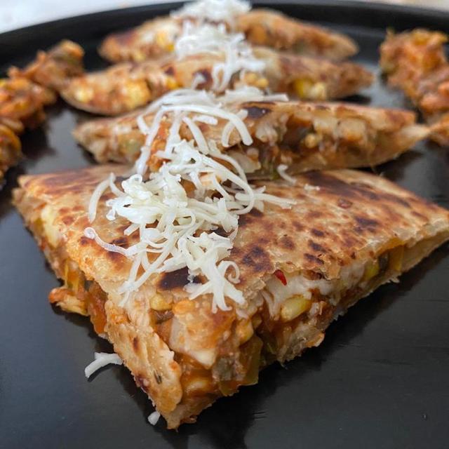 Repurposing leftover paranthas or rotis as pizza base is a great way to curtail food wastage. (Photo: Facebook) Repurposing leftover paranthas or rotis as pizza base is a great way to curtail food wastage. (Photo: Facebook)