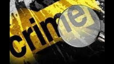 Kolkata-based family looted of cash, jewellery at gunpoint Kolkata-based family looted of cash, jewellery at gunpoint