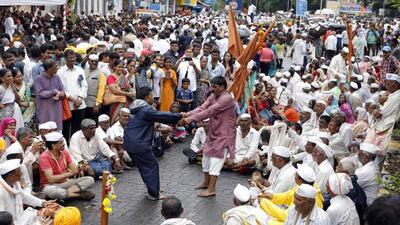 Pimpri–Chinchwad police commissionerate has recorded 19 cases of theft of gold ornaments and valuables from 40 warkaris on June 21 and June 22 during the annual palkhi pilgrimage. (HT FILE)
