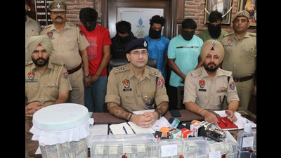 Mohali senior superintendent of police Vivek Sheel Soni giving details about the arrests on Thursday. (HT Photo)