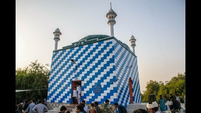 Heer and Ranjha’s tomb in Jhang, Pakistan. The Heer Ranjha story is one of several popular tragic romances of Punjab. (Umar Jamshaid/Wikimedia Commons) Heer and Ranjha’s tomb in Jhang, Pakistan. The Heer Ranjha story is one of several popular tragic romances of Punjab. (Umar Jamshaid/Wikimedia Commons)