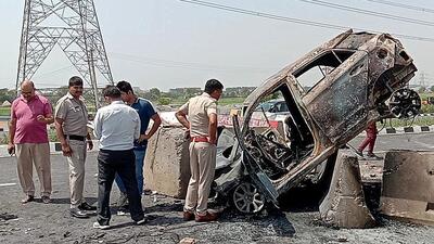 Cops at the Jhajjar-Meerut national highway in Sonepat where a speeding i20 car rammed into the divider on Wednesday night. (Manoj Dhaka/Hindustan Times) Cops at the Jhajjar-Meerut national highway in Sonepat where a speeding i20 car rammed into the divider on Wednesday night. (Manoj Dhaka/Hindustan Times)