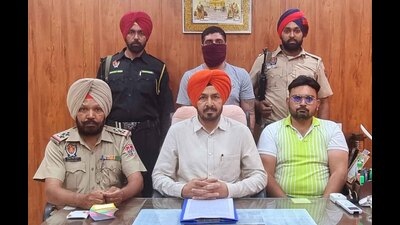 The accused in custody of Ludhiana police on Thursday. (HT Photo)