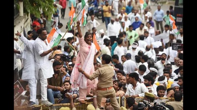 When the Congress gave a call for ‘gherao’ of Raj Bhawan, only seven of the party leaders were able to reach there, said a party functionary. (HT File photo)
