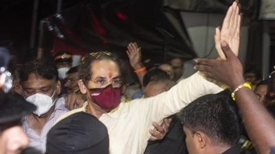 Maharashtra CM Uddhav Thackeray outside Matoshree, his personal residence in Bandra, after leaving from Varsha, the Chief Minister's official residence on Wednesday (Satish Bate/HT PHOTO) (HT_PRINT)