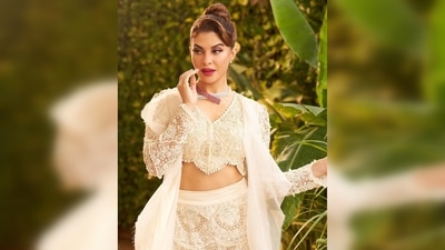 Jacqueline Fernandez tied her hair up in a high bun with the frames waved the vintage way and set into place. (Instagram/@jacquelinef123) Jacqueline Fernandez tied her hair up in a high bun with the frames waved the vintage way and set into place. (Instagram/@jacquelinef123)