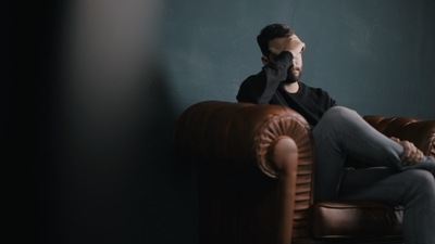 Anxiety and sleep problems: Green tea has a certain amount of caffeine in it which may affect your sleep cycle. If you are someone who suffers from anxiety then you should avoid the intake of green tea on an empty stomach. (Unsplash)