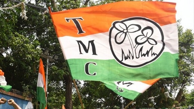 TMC stir outside Assam hotel where rebel Maha MLAs are camping