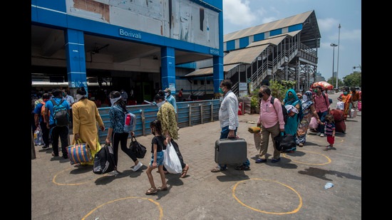 According to the Borivali Government Railway Police (GRP), the trader, Rajesh Dubey, was on his night stroll at 1 am (Satyabrata Tripathy/HT Photo)