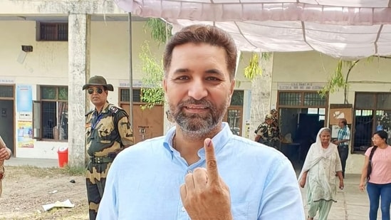 Shiromani Akali Dal leader Winnerjit Singh Goldy cast his vote at Sangrur. He had contested state assembly elections from Sangrur seat on SAD's ticket.