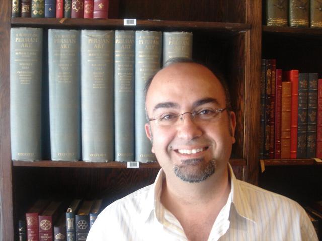 Author Mateo Mohammad Farzaneh (Courtesy www.mateofarzaneh.com)